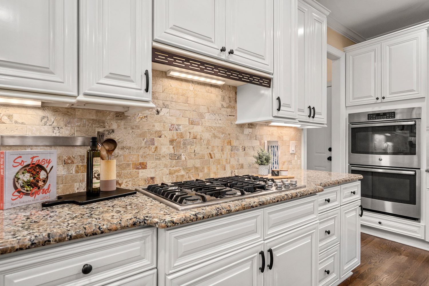 Gas cooktop and double ovens